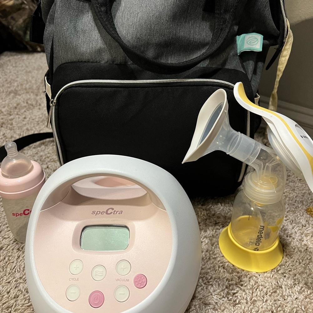 Spectra Breastpump with breastfeeding backpack and Medela manual pump